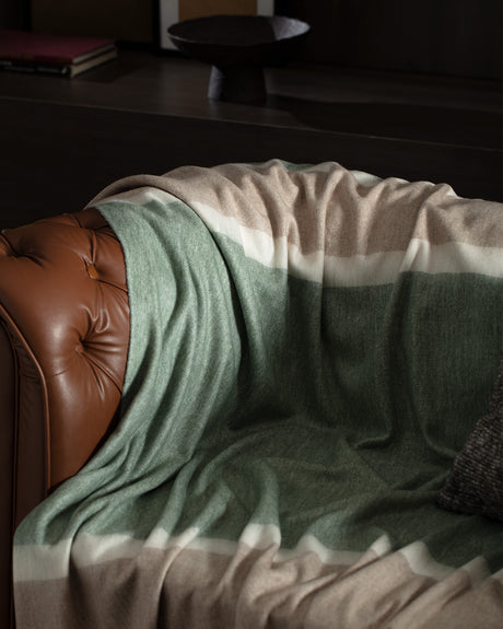 Soft Acrylic Blend TV Blanket - Ultimate Cozy Home Comfort