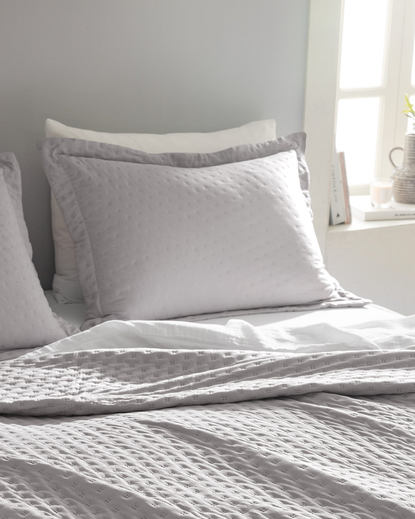Double Bedspread - Elegant Bed Cover for Bedroom Decor