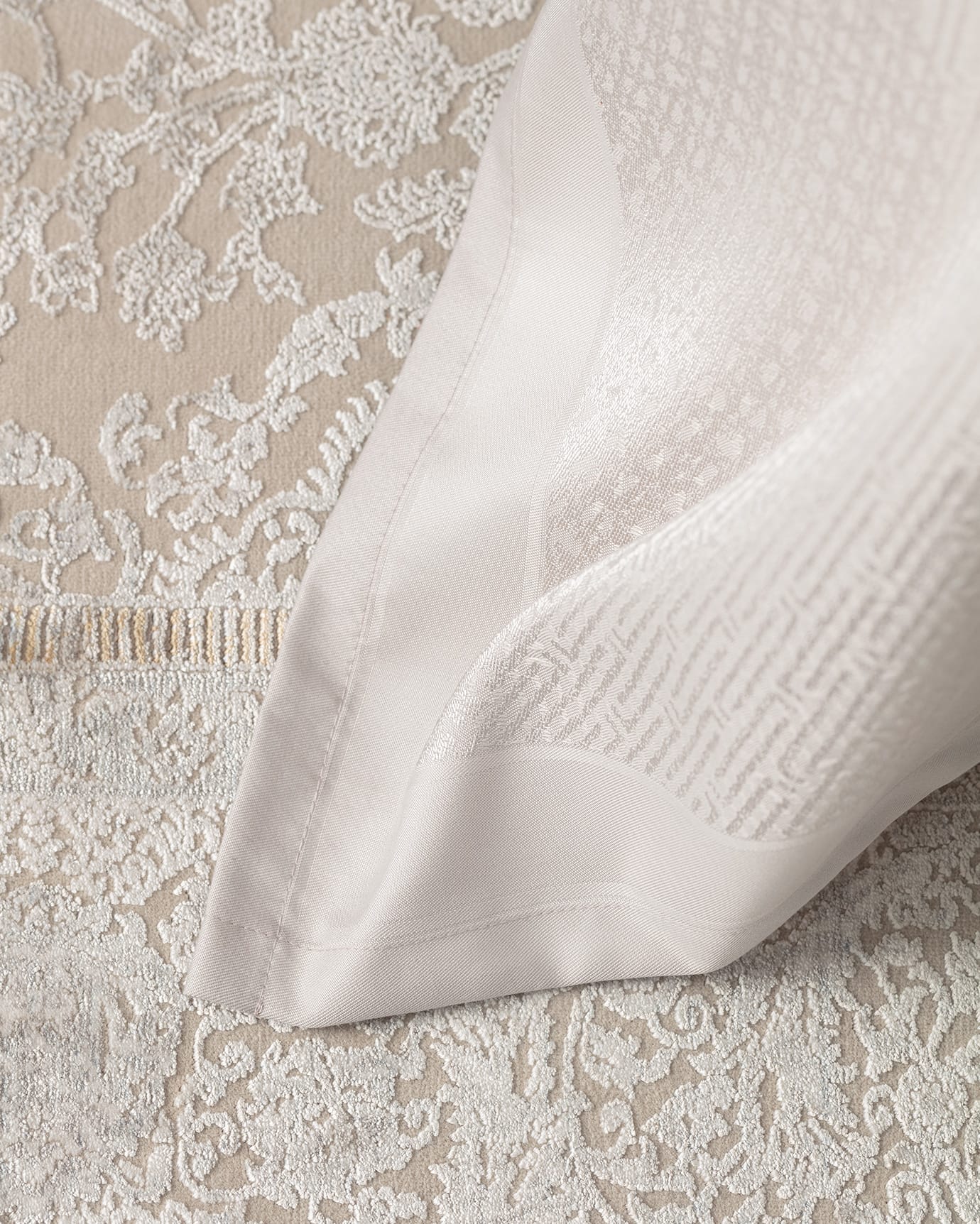 Durable Polyester Tablecloth - Sophisticated Bourdon Weave