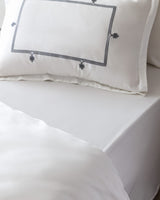 Lilas Design Luxury Satin Embroidered Bedding Set
