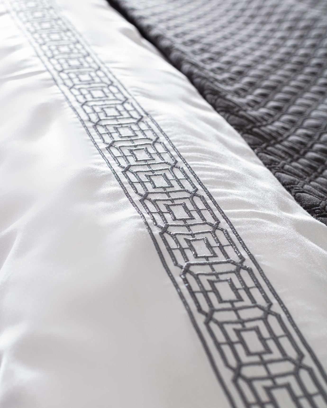 Somme 7-Piece Luxury Bedding Set - Double/Queen Complete Ensemble