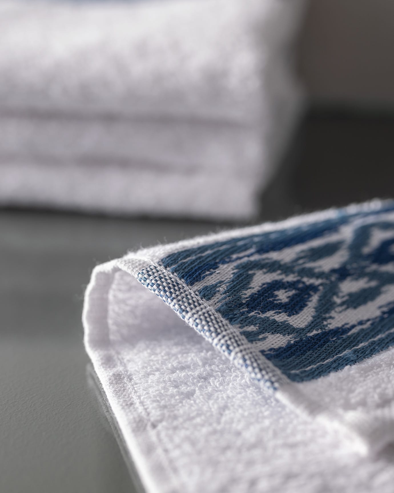 Premium 4-Piece 100% Cotton Hand Towel Set - White & Blue