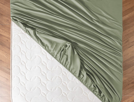 King Size Satin Fitted Sheet - Silky Soft Luxury Bedding