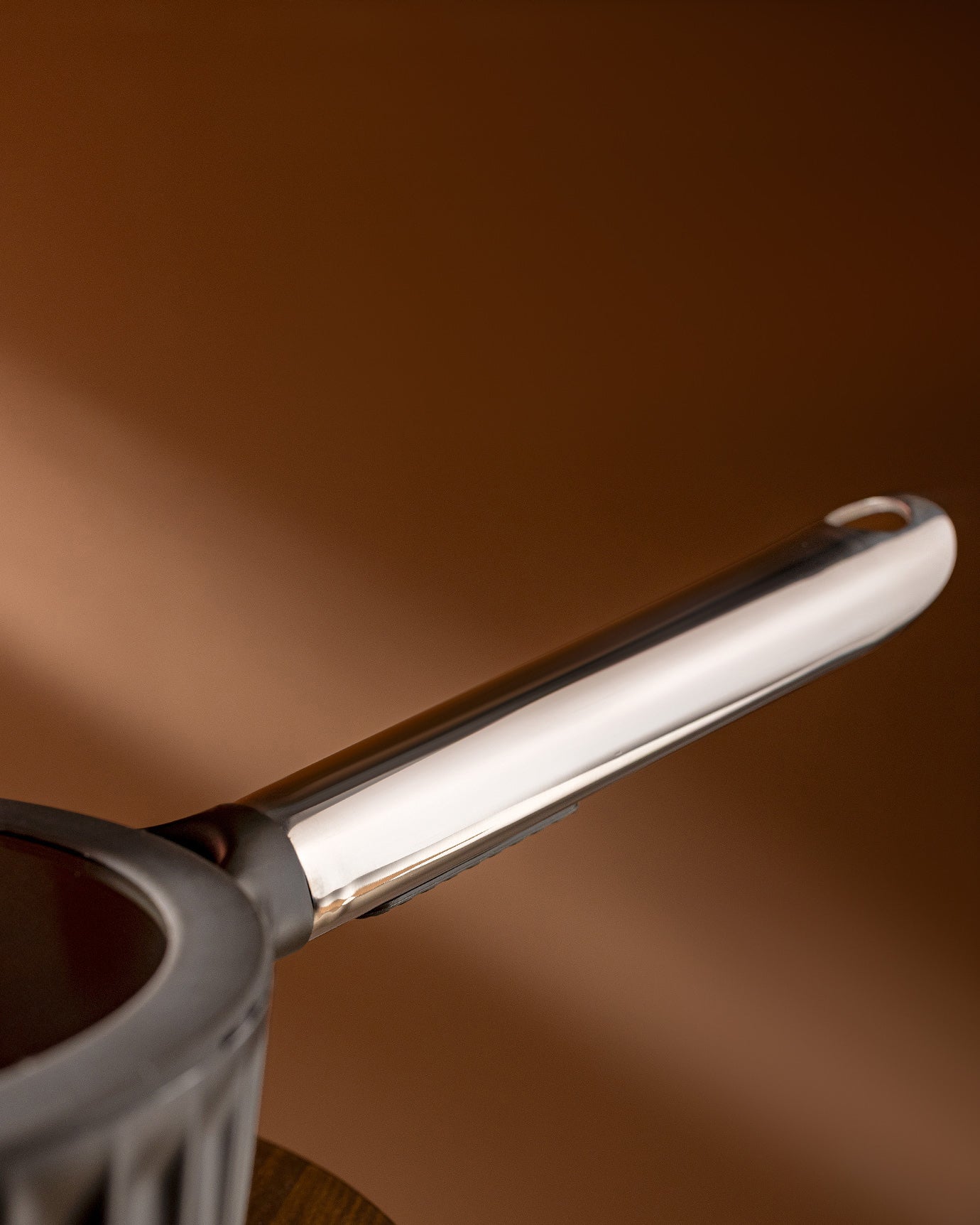 Versatile 16 cm Brown Saucepan for Everyday Use