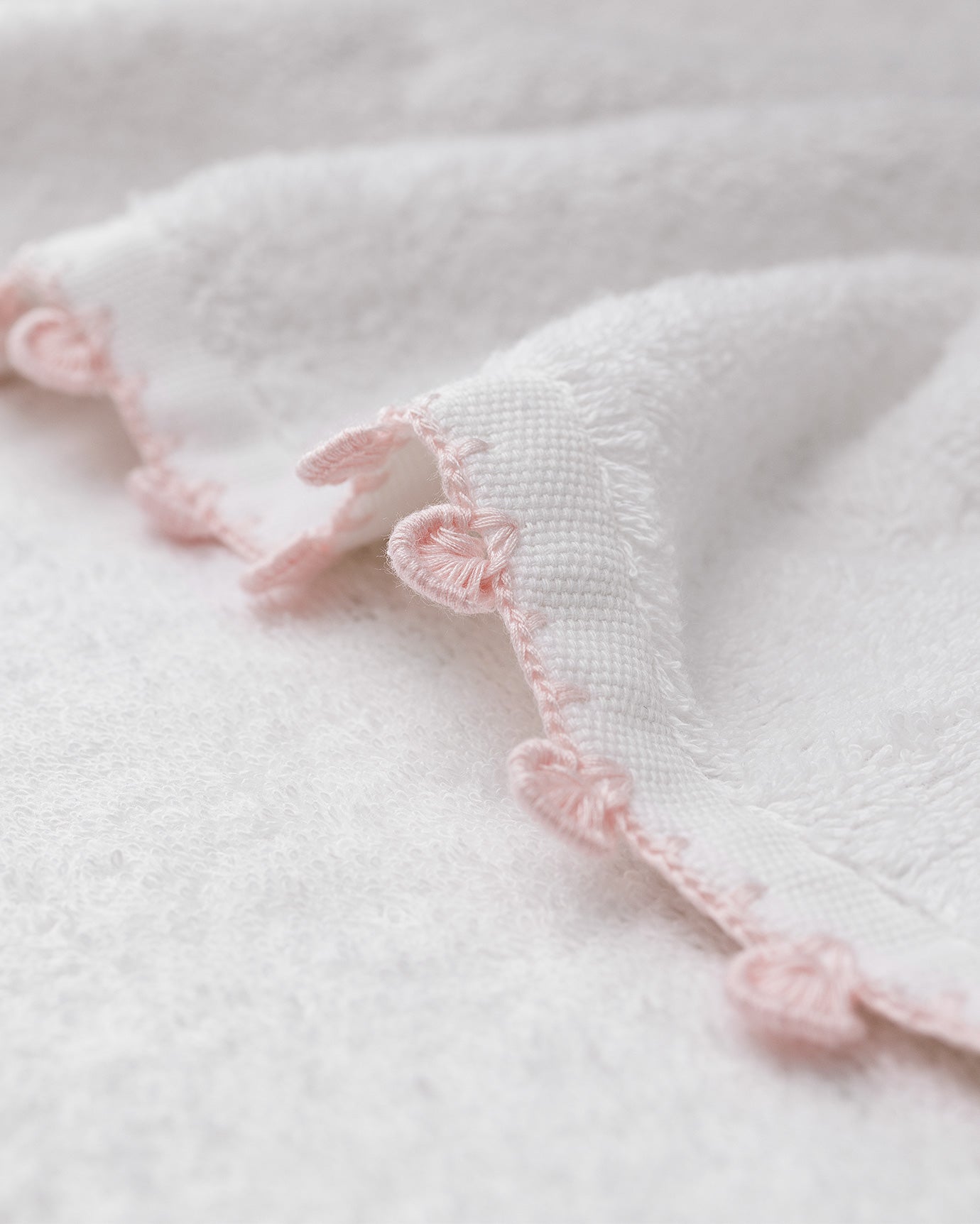 100% Katoenen Gehaakte Gezichtsdoek - Zacht, Absorberend, Wit & Roze