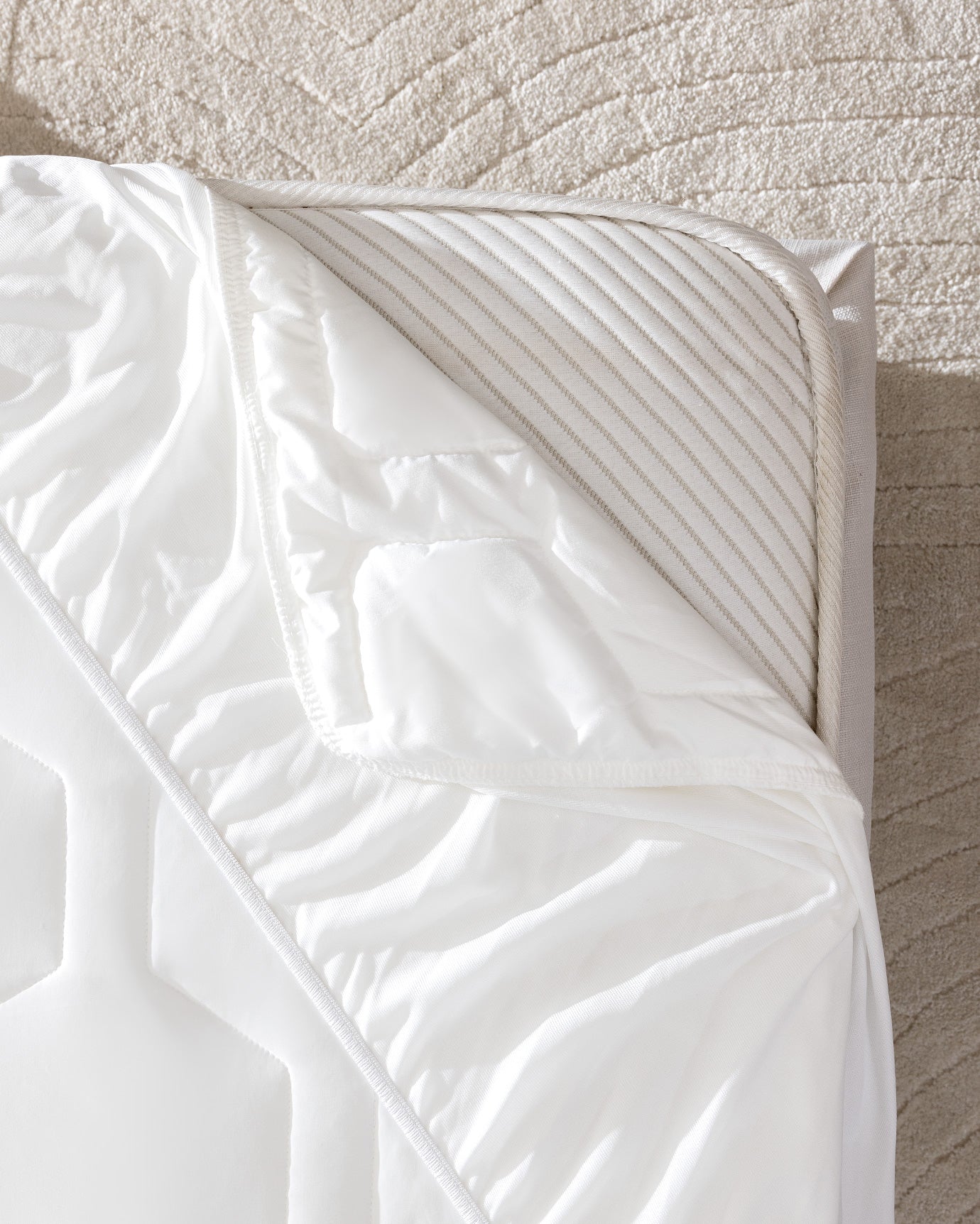 Double Size Fitted Cooling Mattress Protector - Breathable Pad