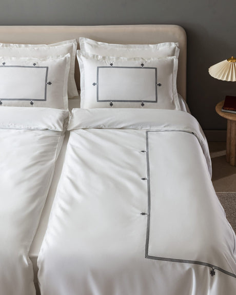 Lilas Design Luxury Satin Embroidered Bedding Set