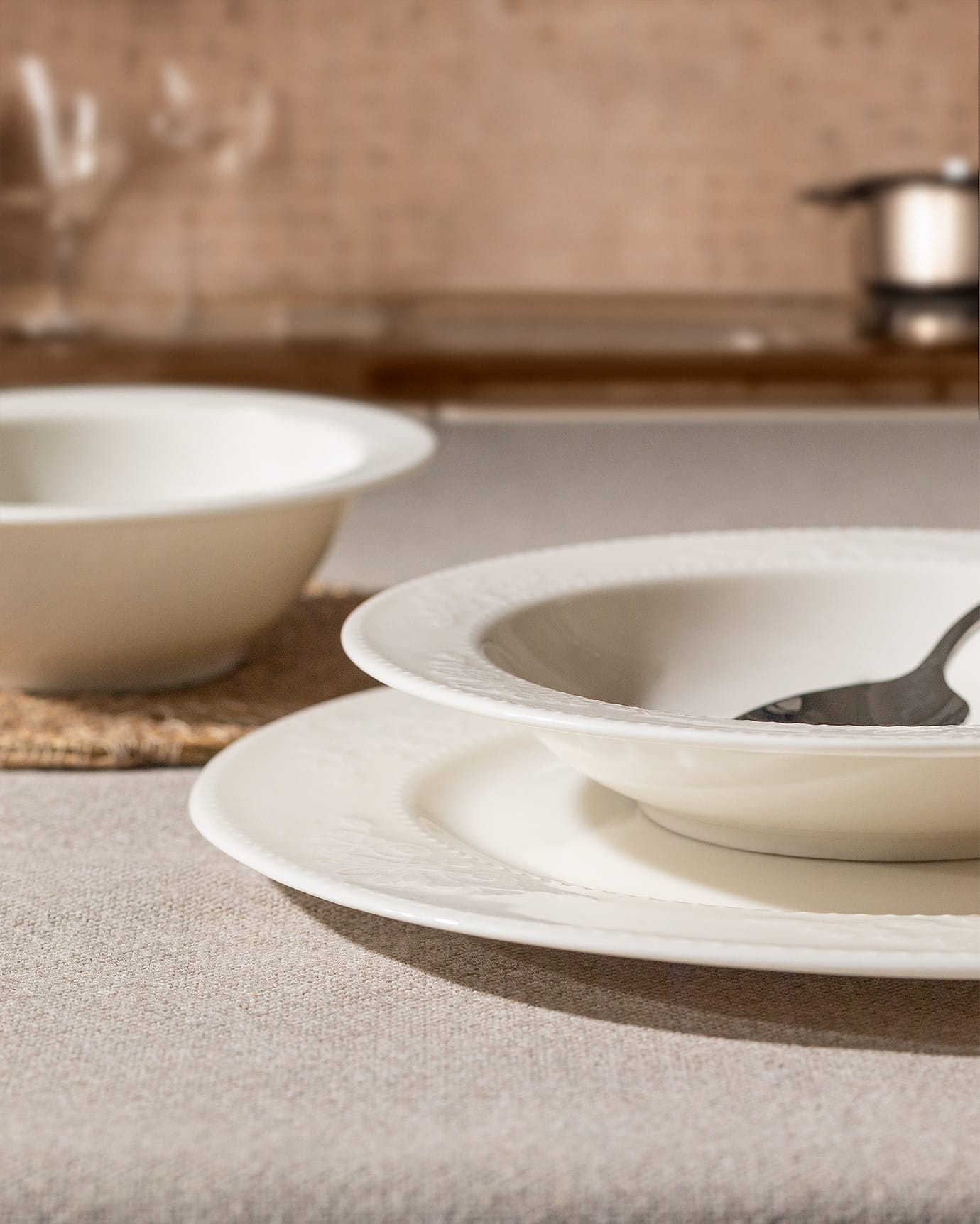 New Bone Porcelain Dinnerware Set for 6 - Relief Design