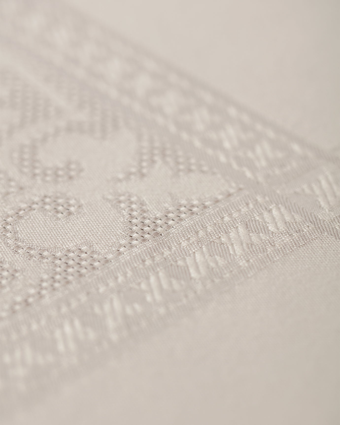 Moroccan Pattern Tablecloth - Elegant Dining & Kitchen Decor