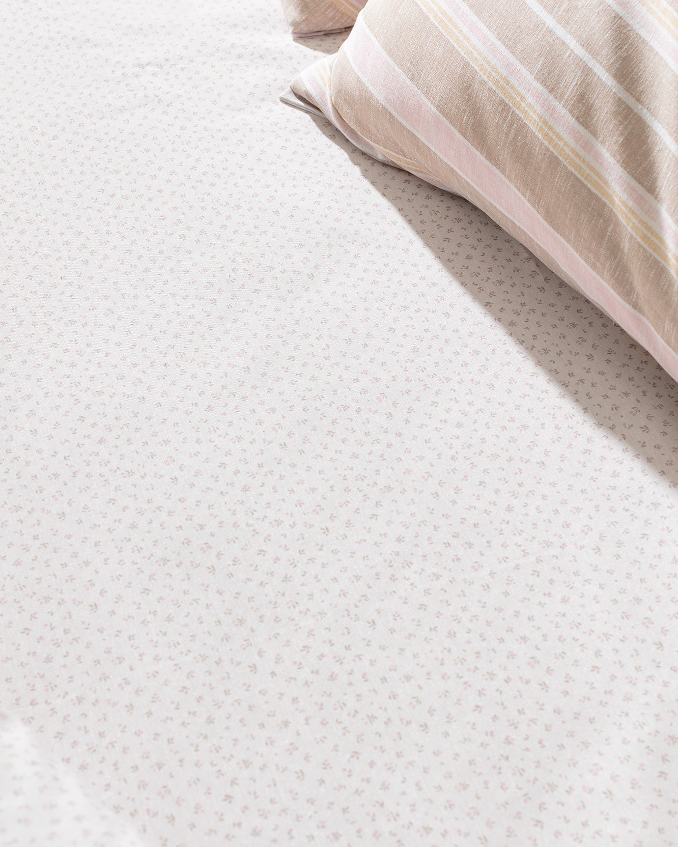 Soft Polyester-Cotton Single Duvet Set - Contemporary Print