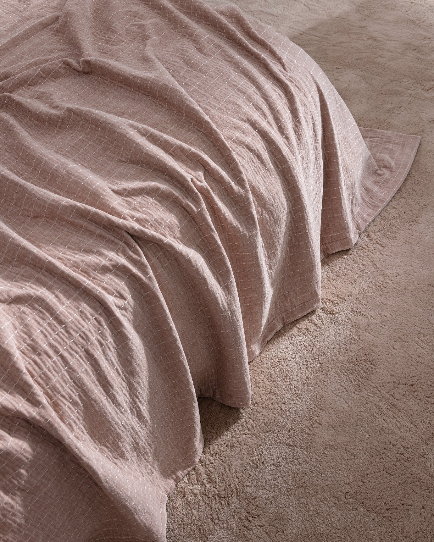 100% Polyester Double Bedspread Set - Powder Pink Elegance