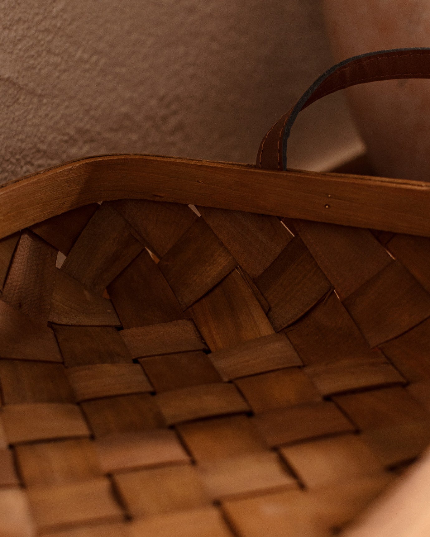 Elegant Handwoven Rattan Serving Tray - Natural Texture & Style