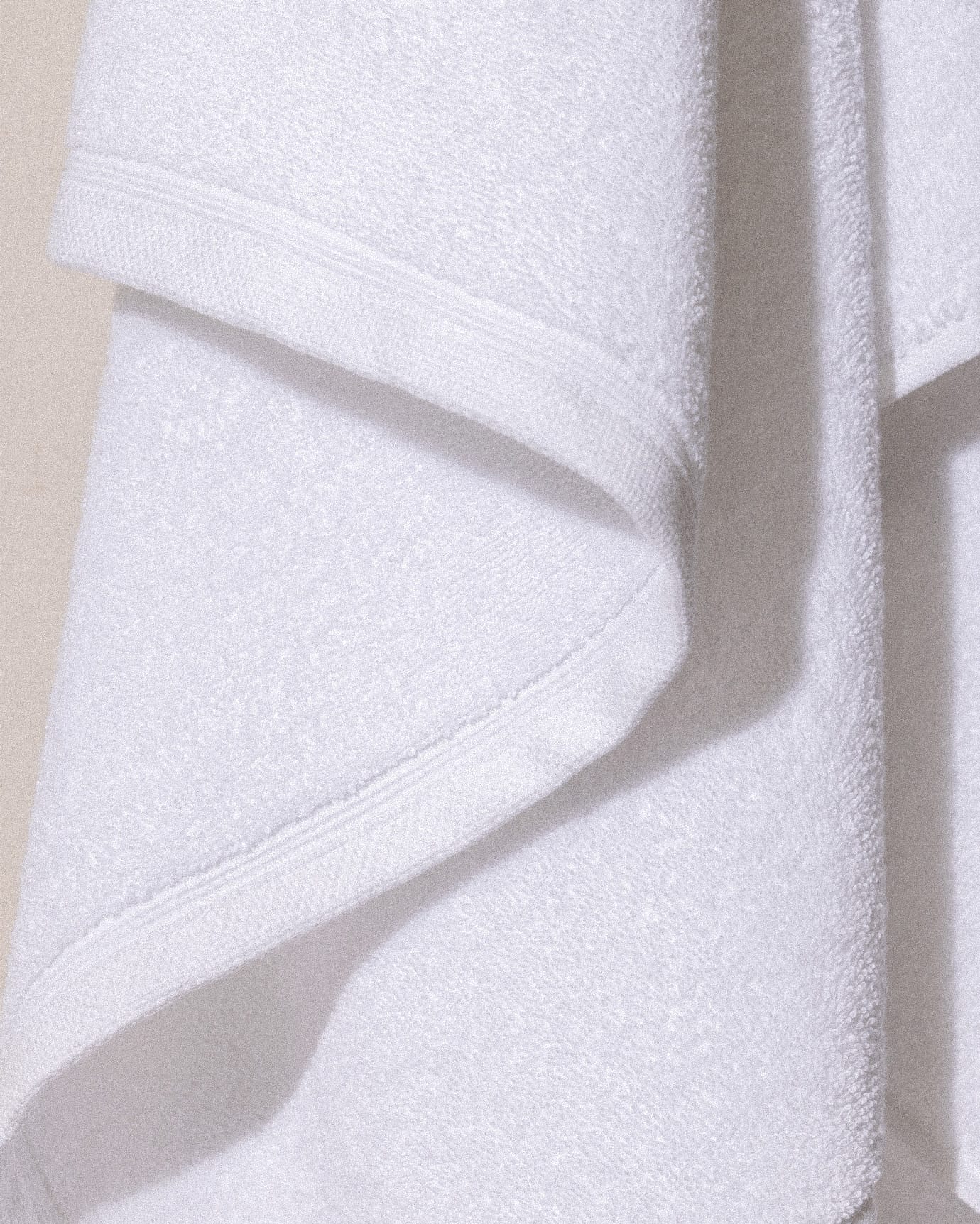 Avelia Premium 100% Cotton Bath Towel, Soft & Absorbent