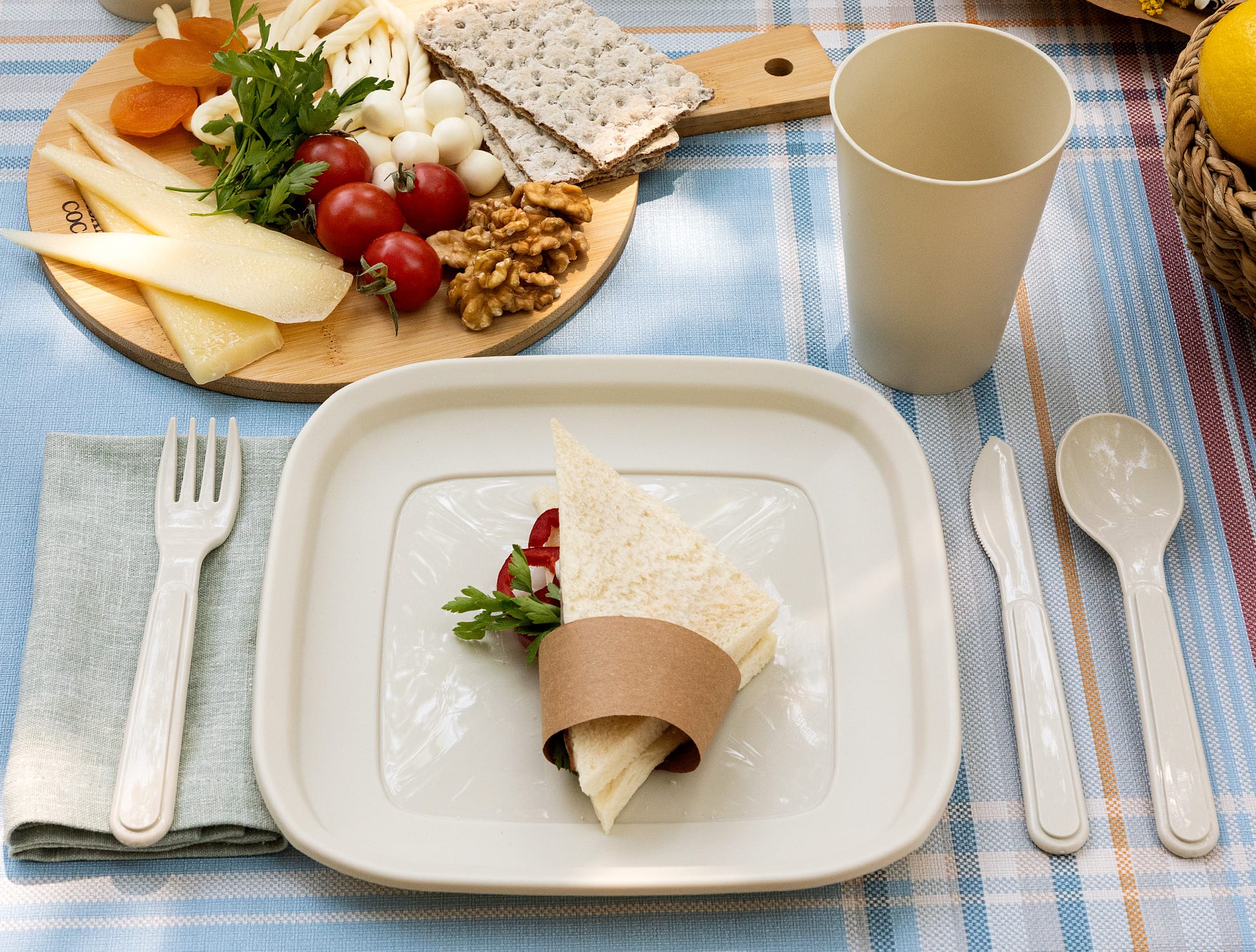 Plastic Picnic Set - Durable & Modern Outdoor Dining Essentials