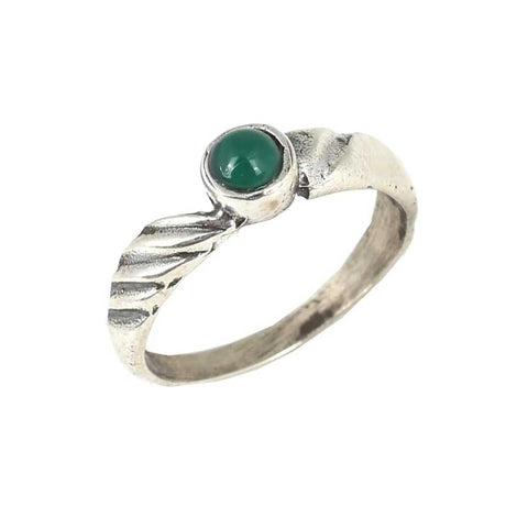 Elegant 925 Sterling Silver Green Stone Ring