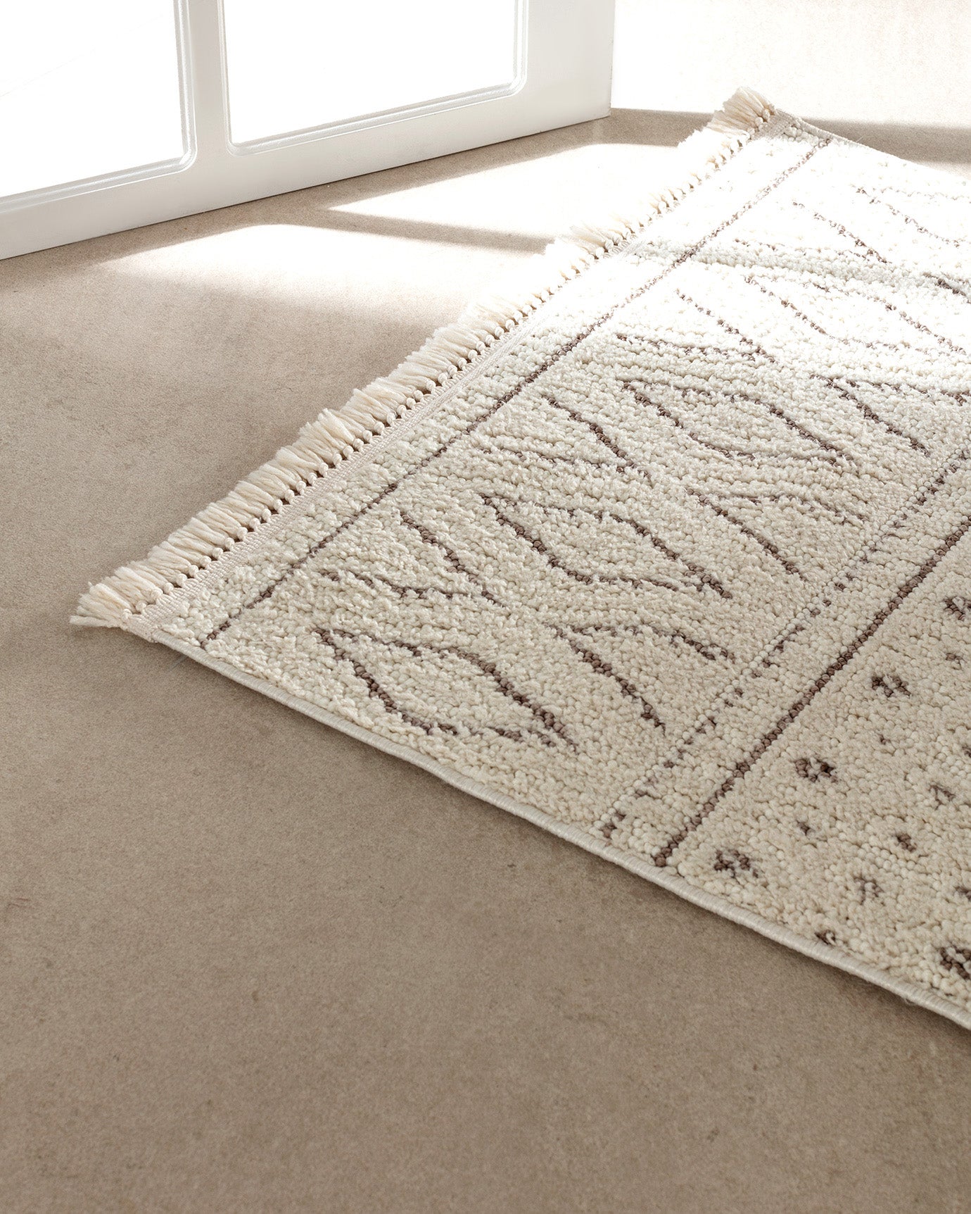 Chessy Geometric Cream Area Rug