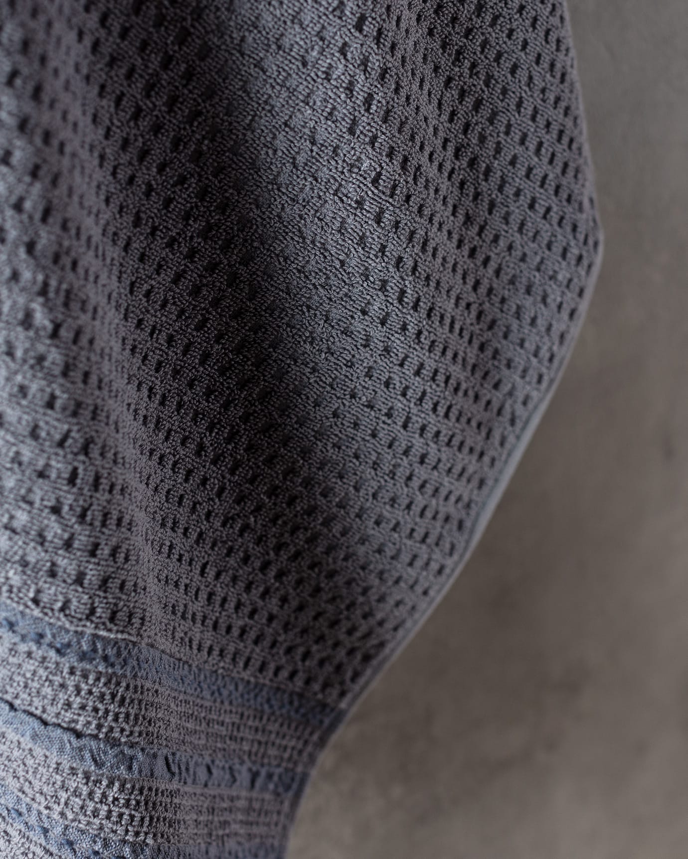 Premium 100% Cotton Bath Towel - Ultra Soft & Highly Absorbent