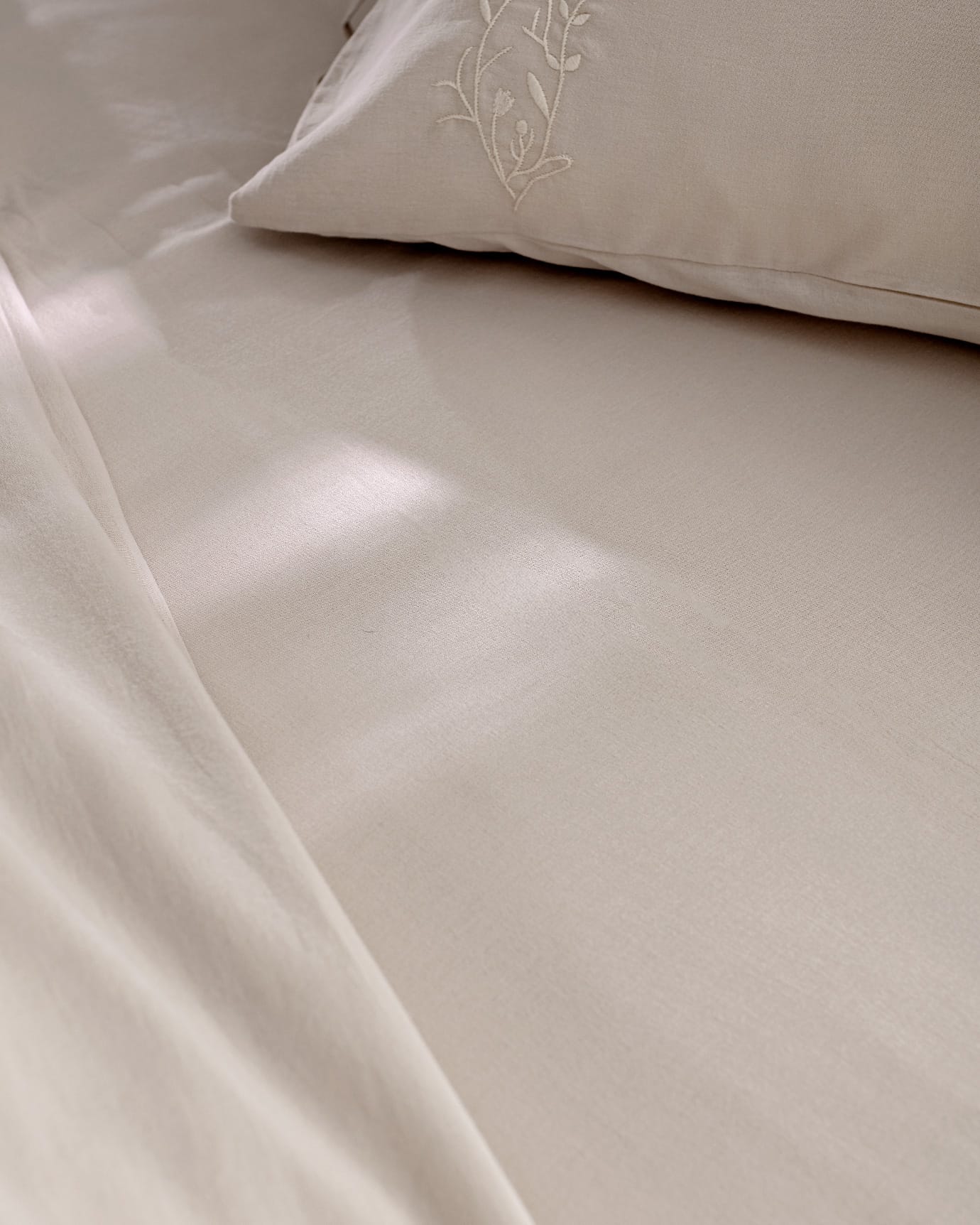 Loris King Size 100% Cotton Embroidered Duvet Cover Set