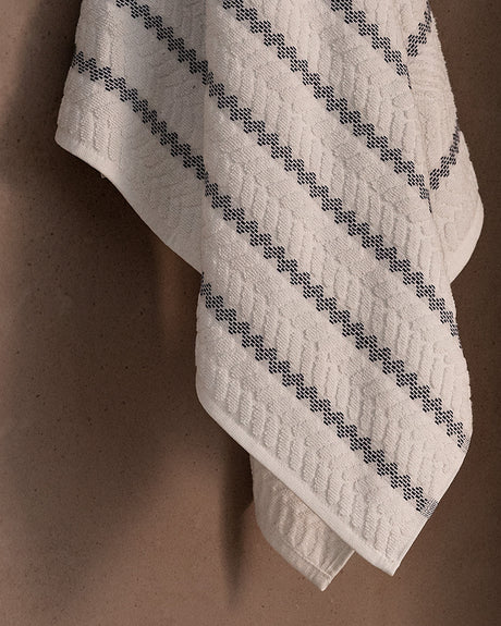 Plush Absorbent Cotton Bath Towel