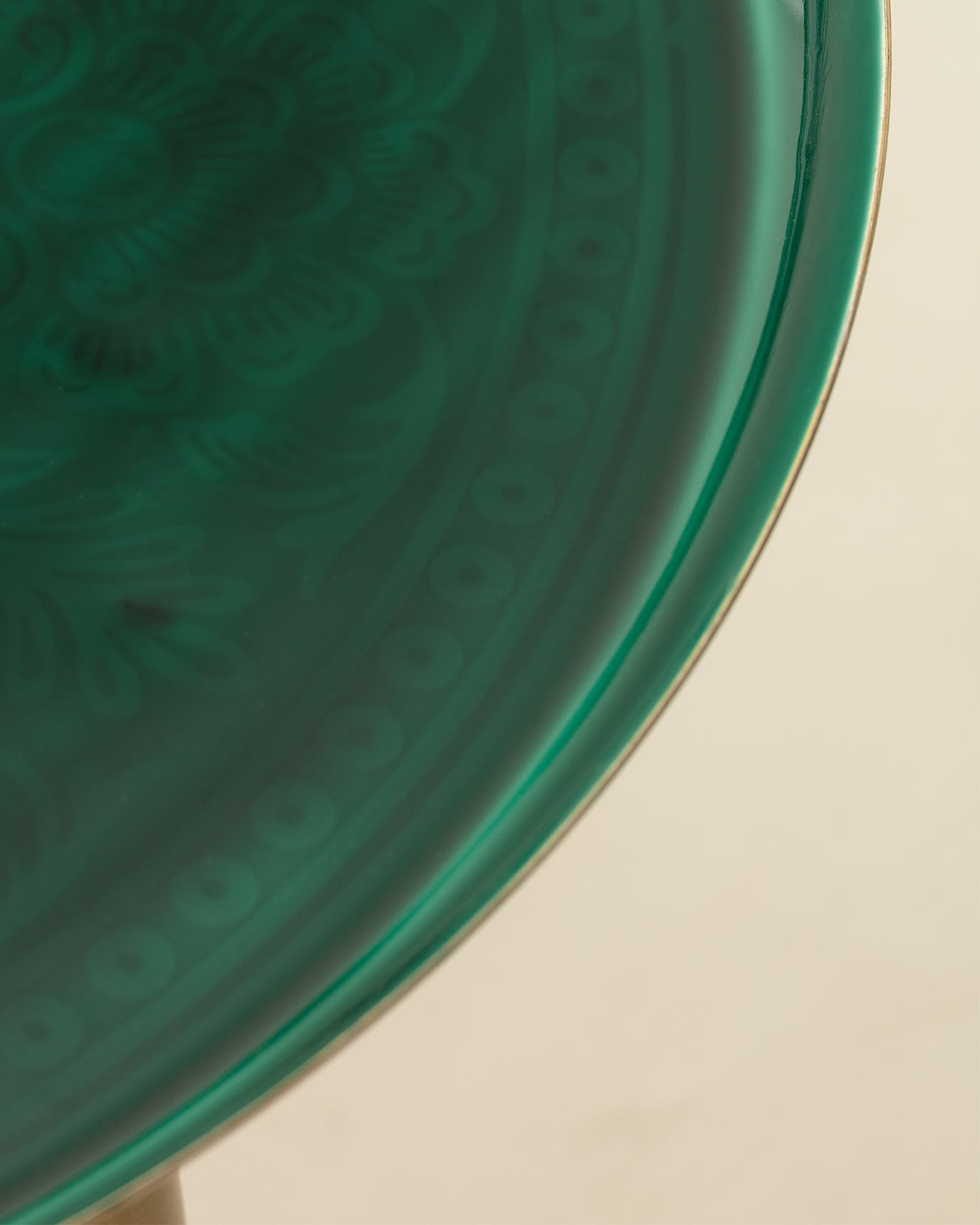 Green Aluminum Round Side Table - Modern Accent Decor