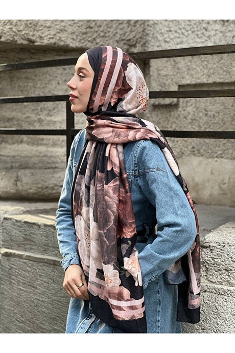 Floral Dreams Rose Pattern Bamboo Shawl - TryAladdin