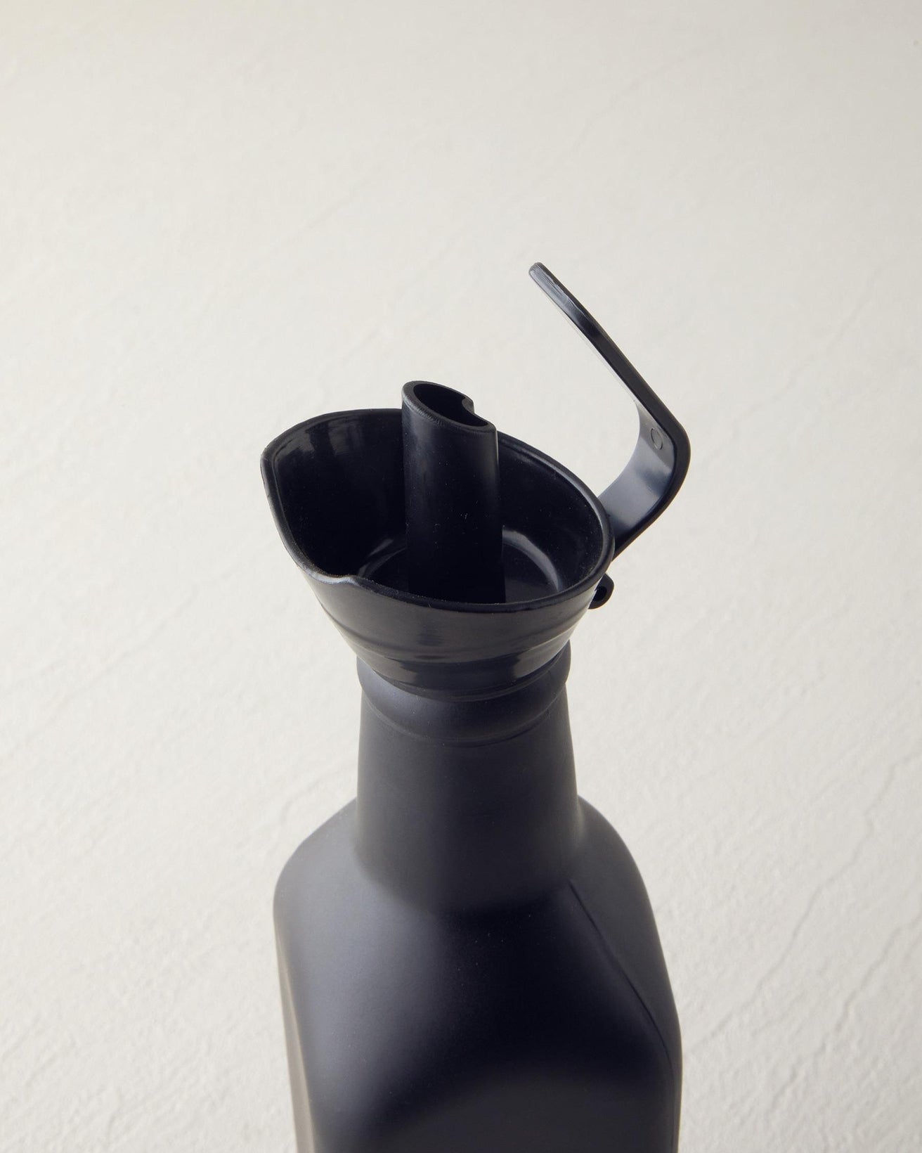 Ensemble professionnel moderne de distributeurs d'huile et de vinaigre noirs