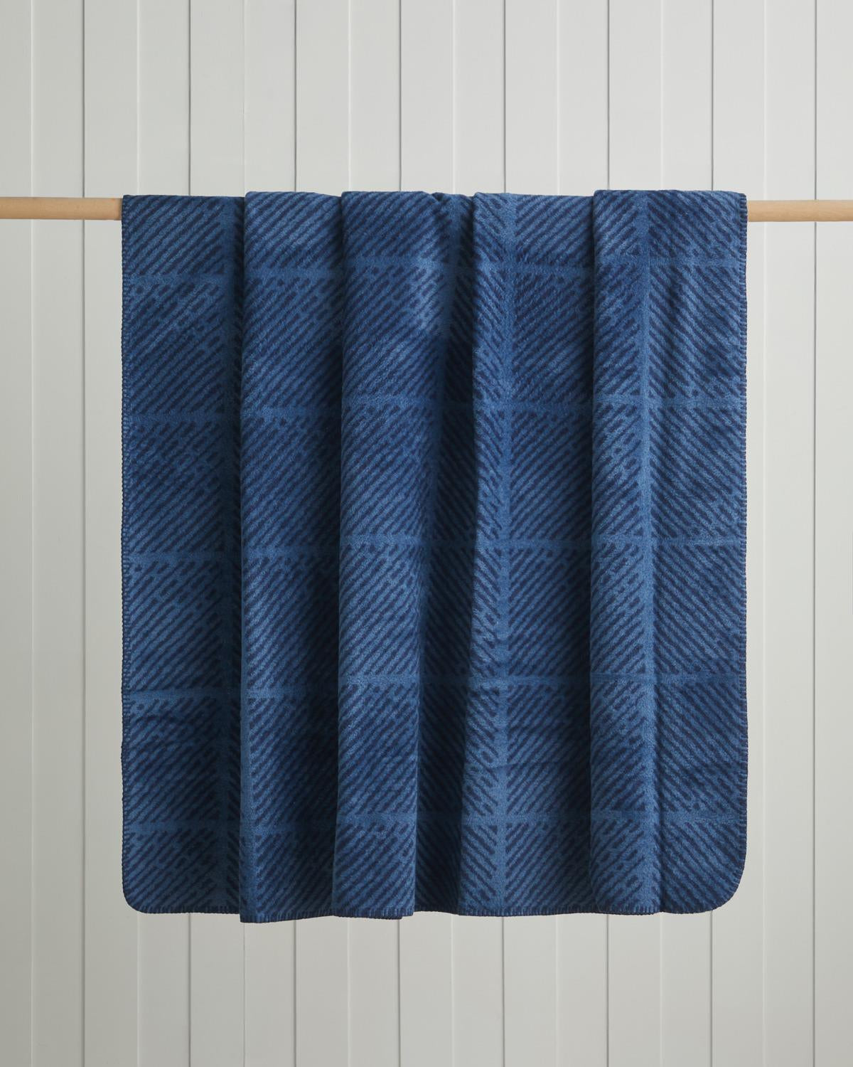 Professional-Grade-Cotton-Single-Blanket-Navy