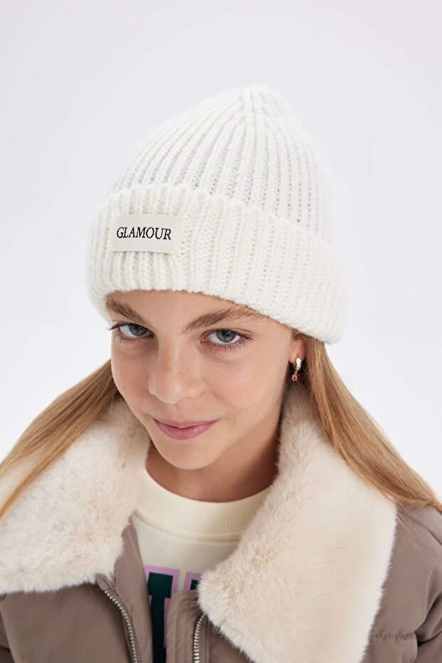 Girl's Woven Label Beanie - Warm & Stylish - TryAladdin