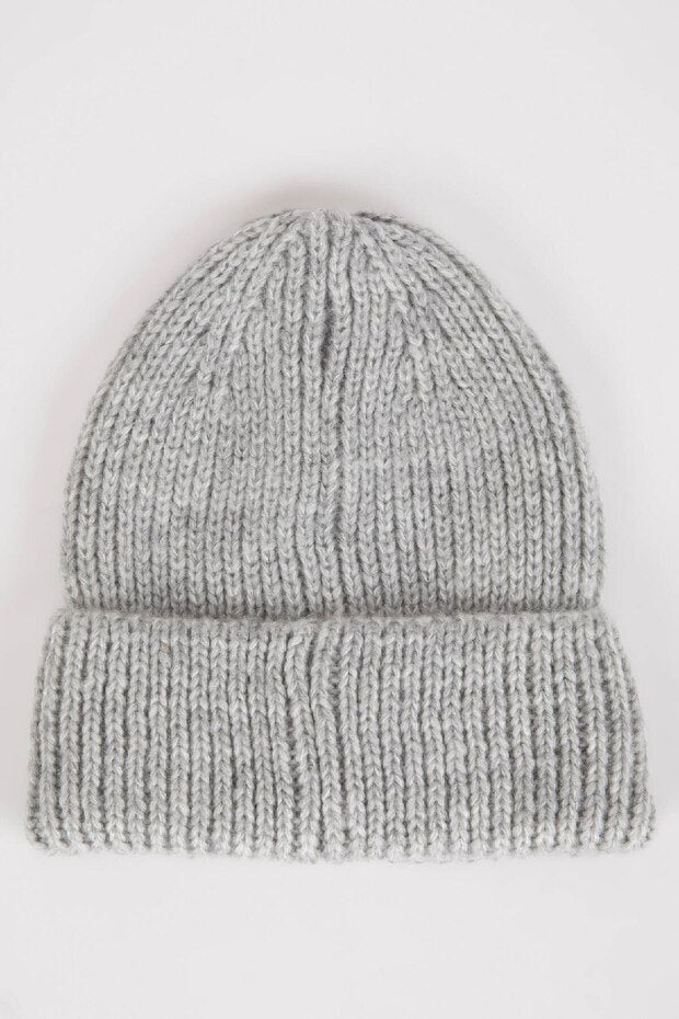 Girl's Woven Label Knitted Beanie - TryAladdin