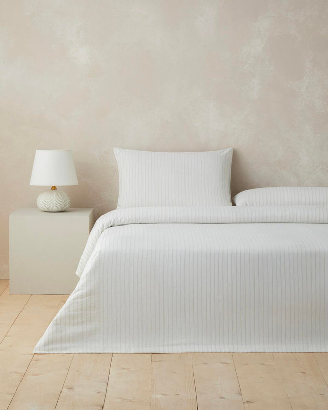Professional Grade Yarn Dyed Glossline Twin Size Bedding Set Gold