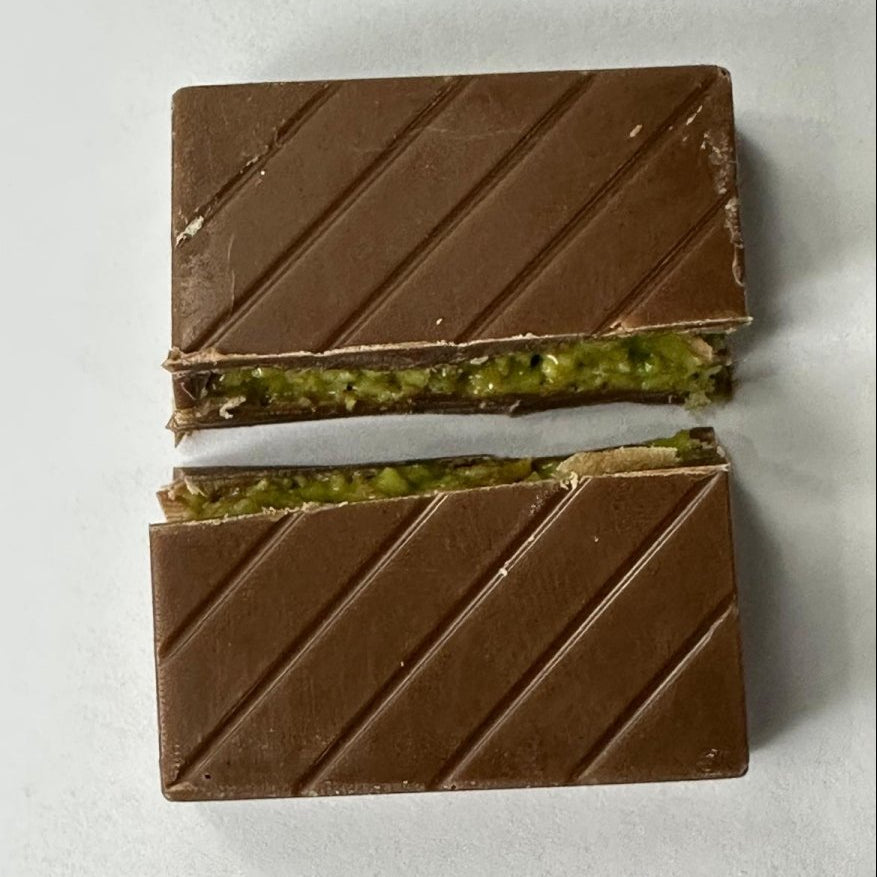 Gourmet Knafeh Pistachio Milk Chocolate Squares - 14g x 75 Count Round Box - TryAladdin