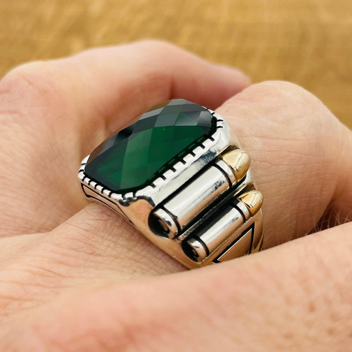 Green Emerald Square Stone Men's Silver Ring - TryAladdin