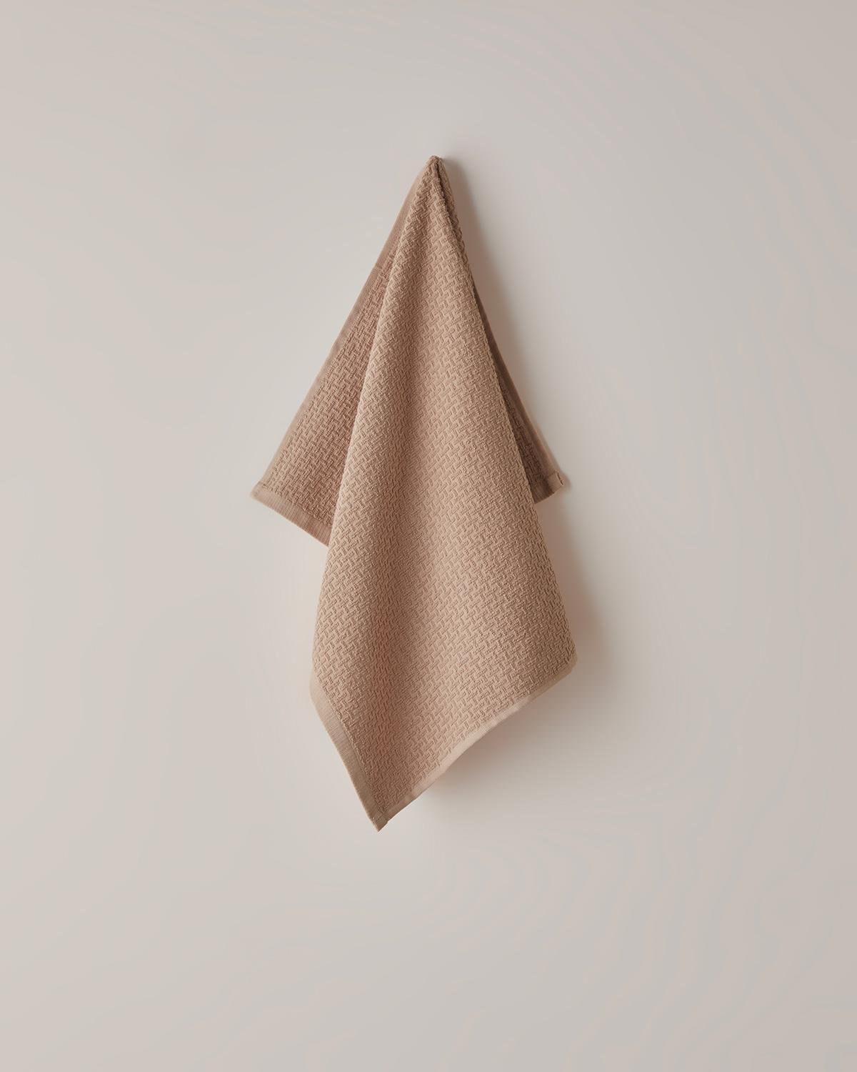 Professional-Grade-Cotton-Face-Towel-Salmon-Grid-Pattern