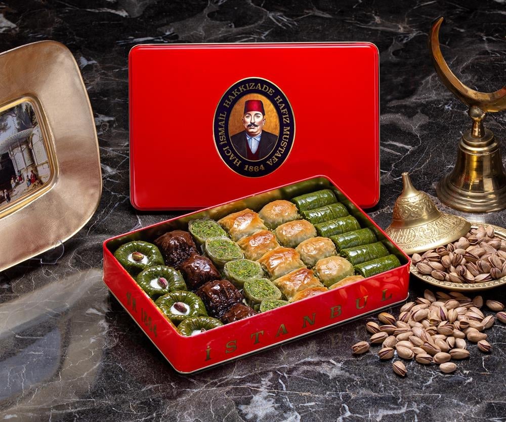 Hafiz Mustafa | Premium Pistachio Baklava Assortment (Medium Box)