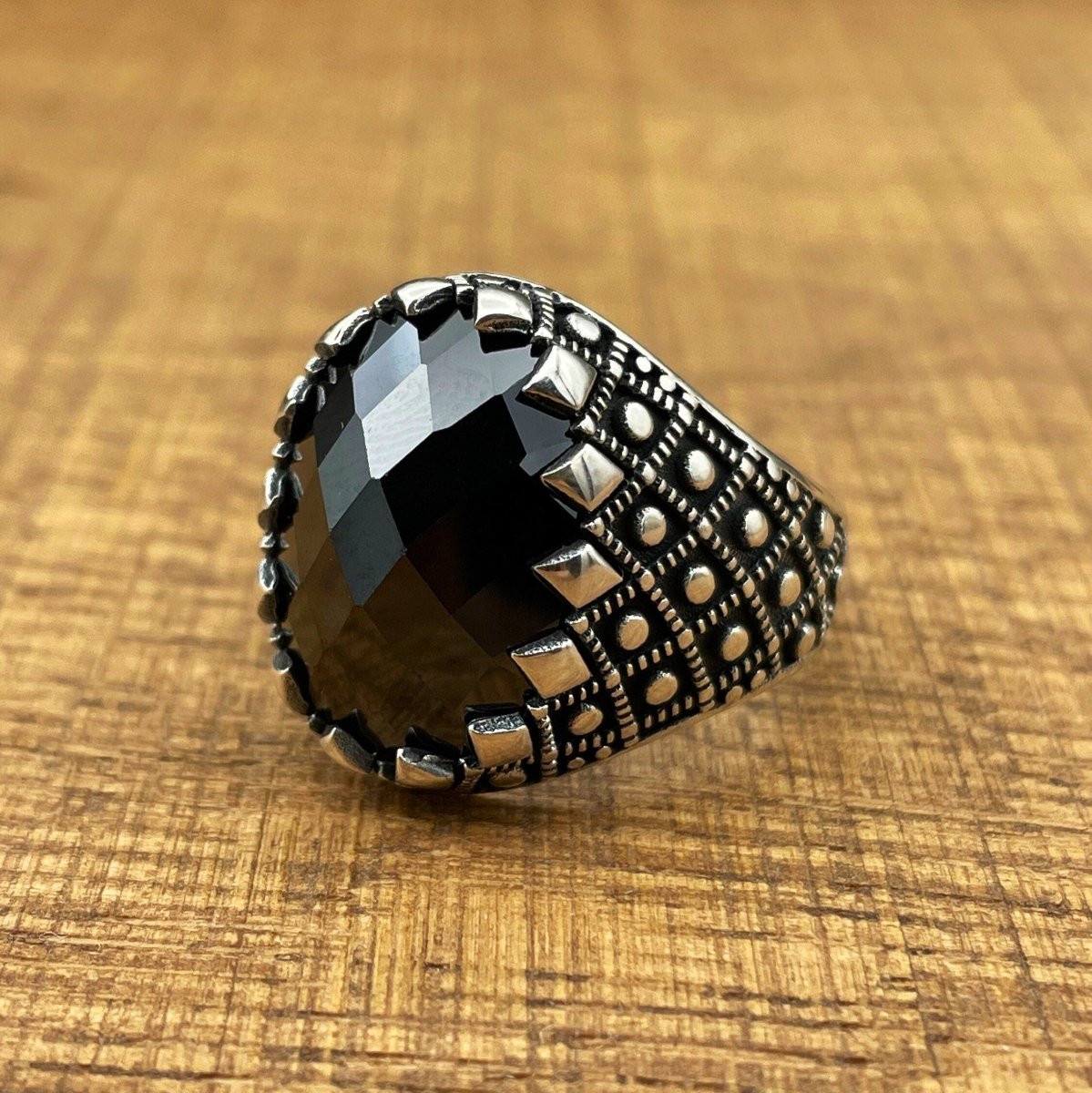 Handmade Men's Oval Black Zircon Silver Ring