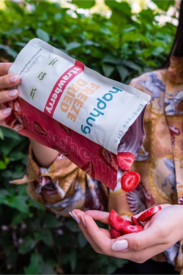 Haphug Premium Freeze - Dried Strawberry Fruit Crisps - 20g - TryAladdin