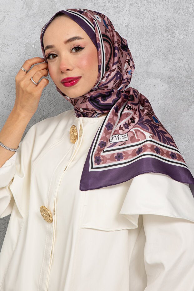 の*ん様 劇団四季ノートルダムの鐘　シルクスカーフ の*ん様 劇団四季ノートルダムの鐘 シルクスカーフ