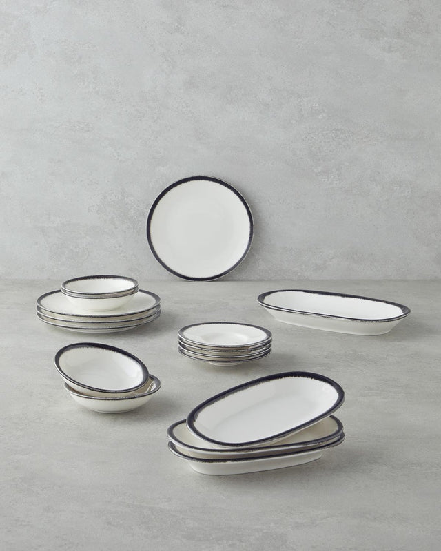 Professional-Grade Porcelain Breakfast Set - 16 Piece Black Dinnerware
