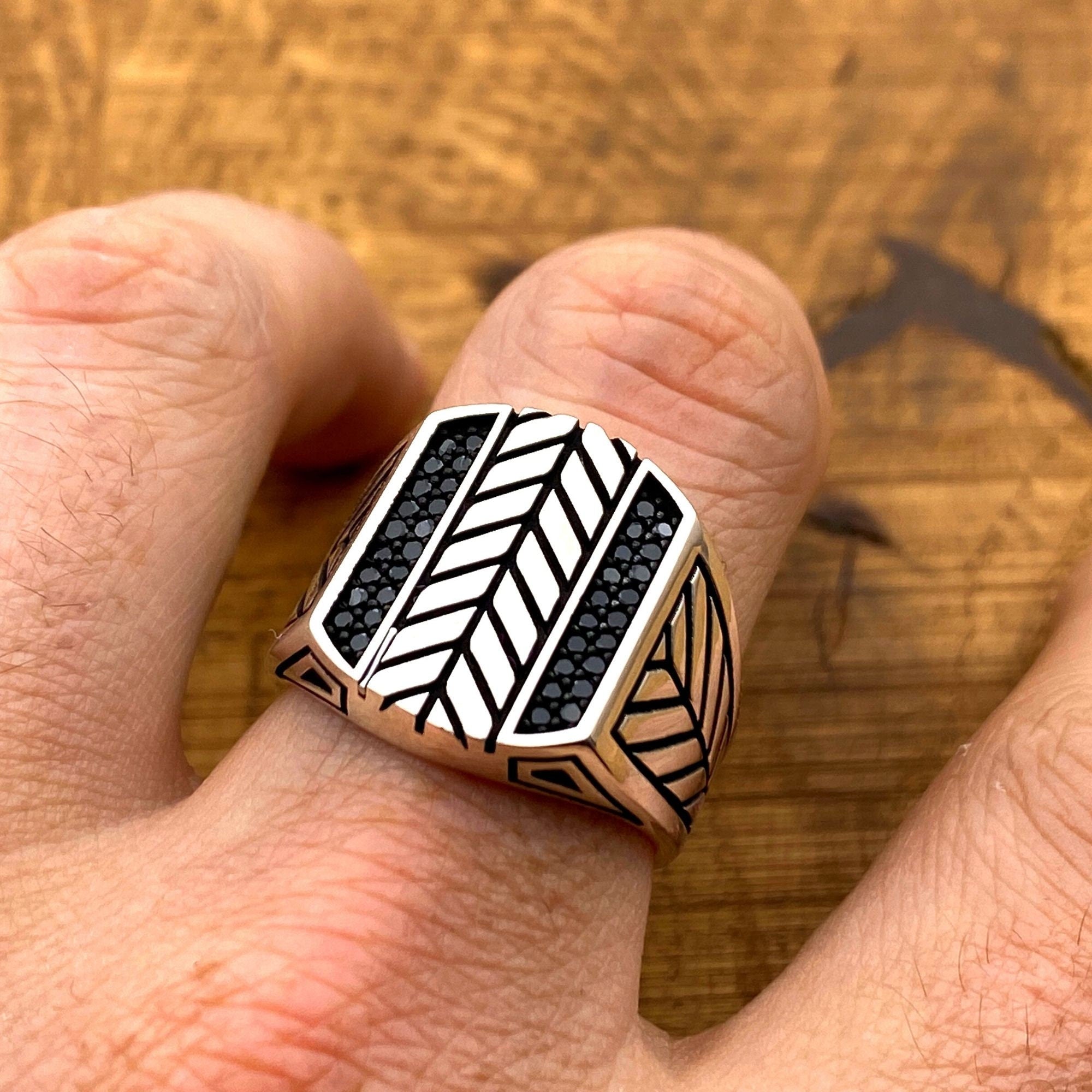 خاتم رجالي من الفضة الإسترلينية مع عقيق ميكرو - مجوهرات تركية يدوية الصنع بتصميم بسيط