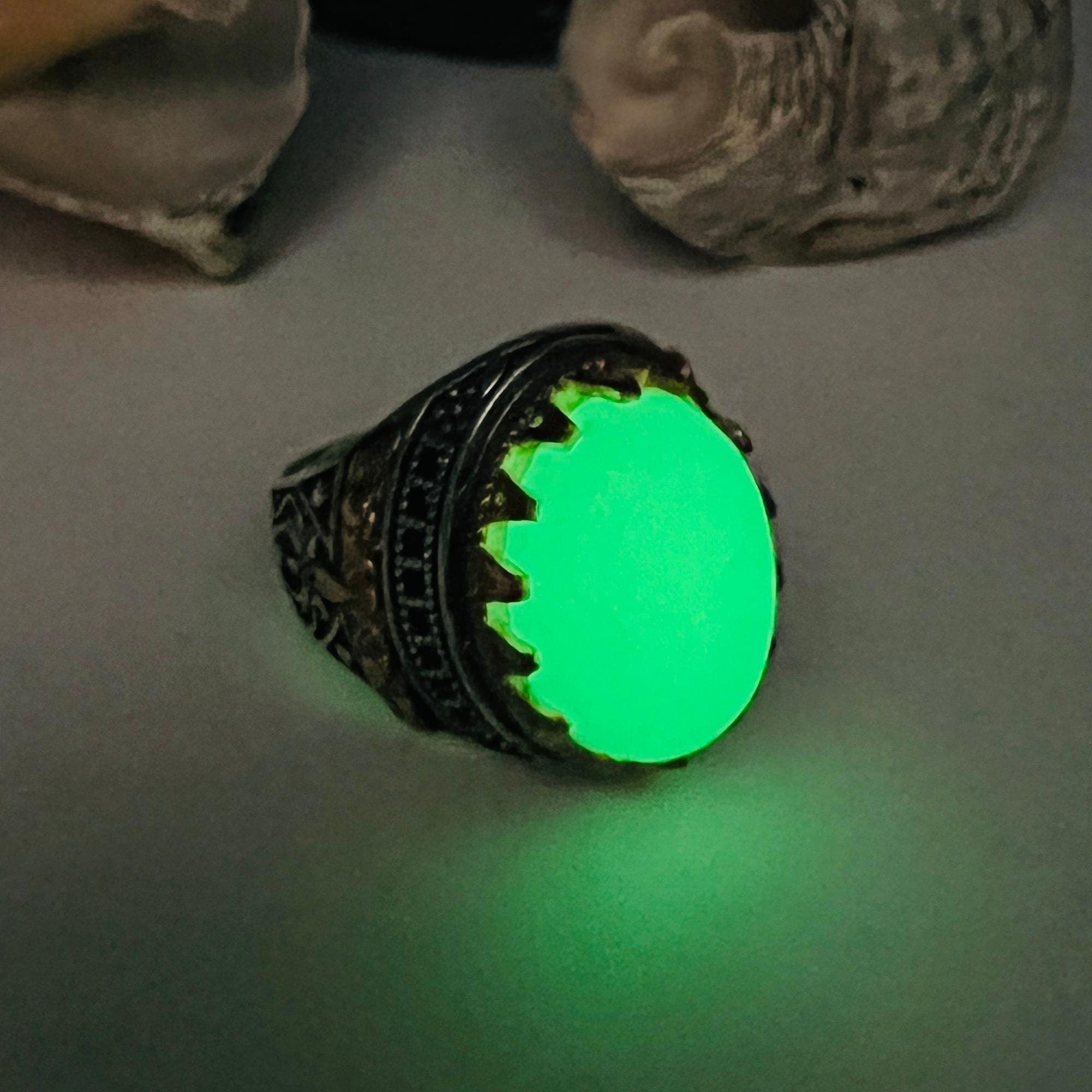 خاتم فضة رجالي بحجر عين القطة مصنوع يدويًا