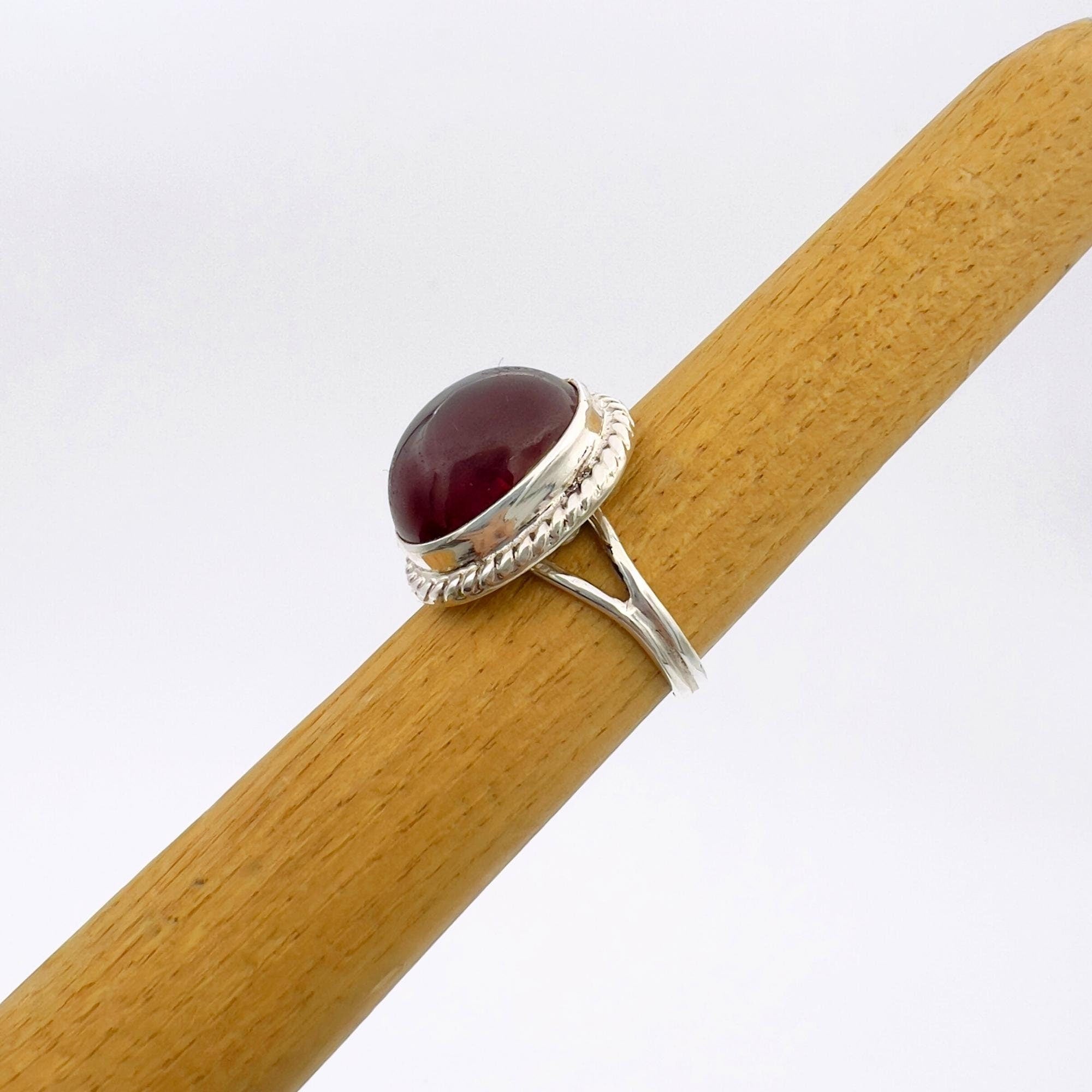 خاتم حجر الياقوت الملكي للنساء - مجوهرات عثمانية فضة استرلينية مصنوعة يدوياً