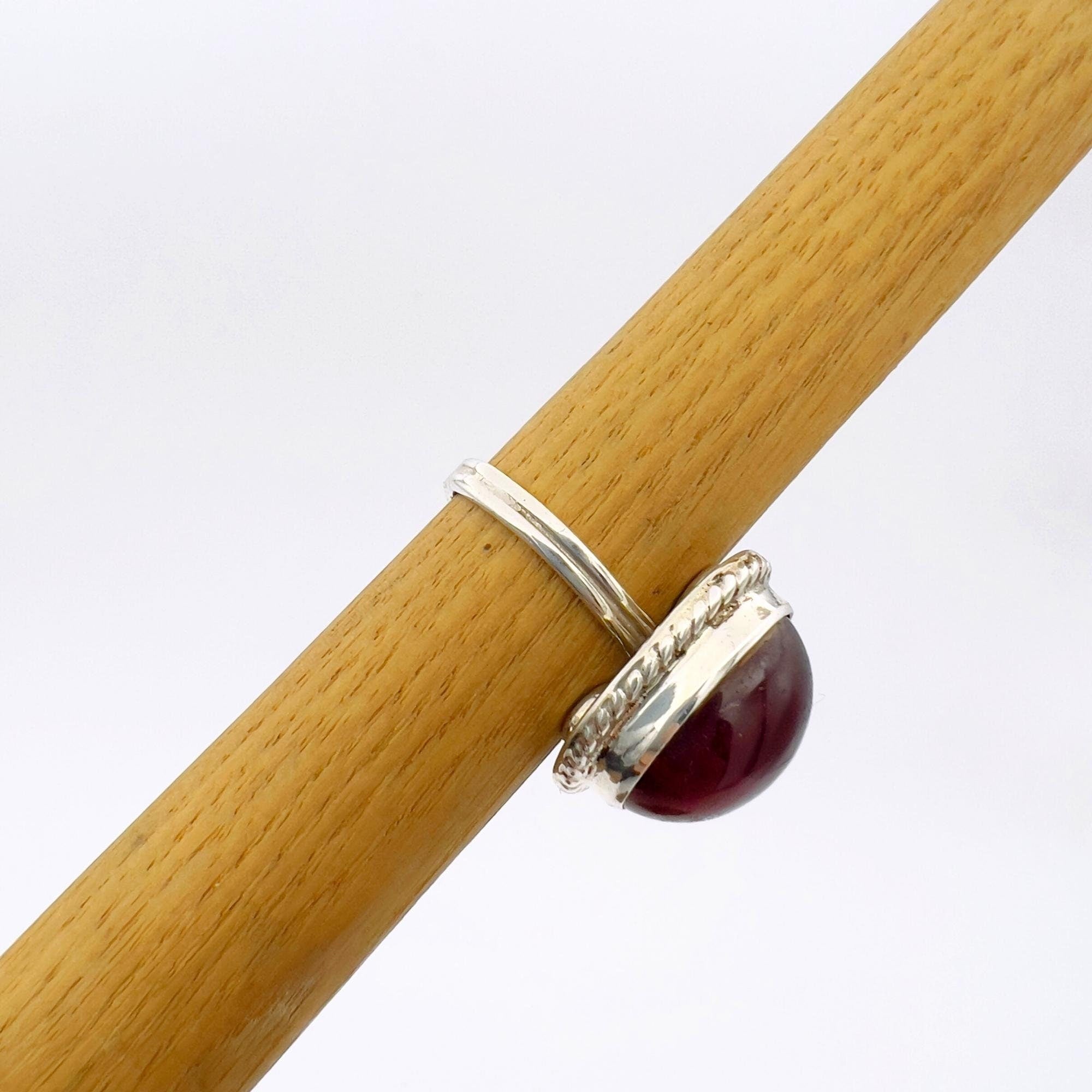 خاتم حجر الياقوت الملكي للنساء - مجوهرات عثمانية فضة استرلينية مصنوعة يدوياً