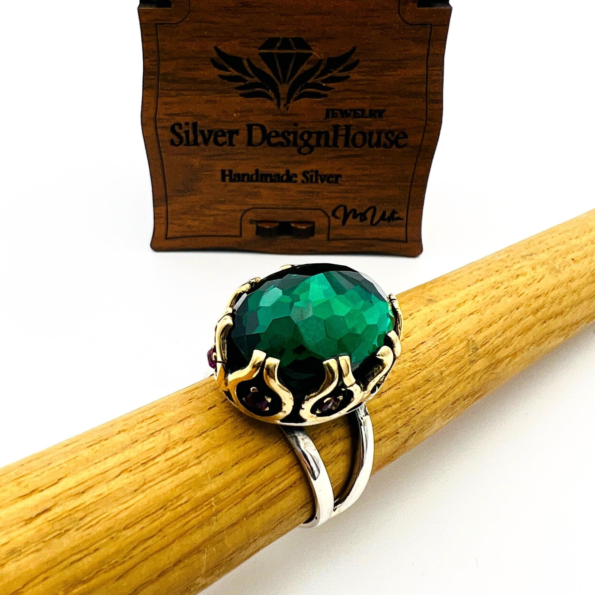 خاتم زمرد بيضاوي فاخر مصنوع يدويًا من الفضة الإسترلينية 925 للنساء - هدية مدروسة