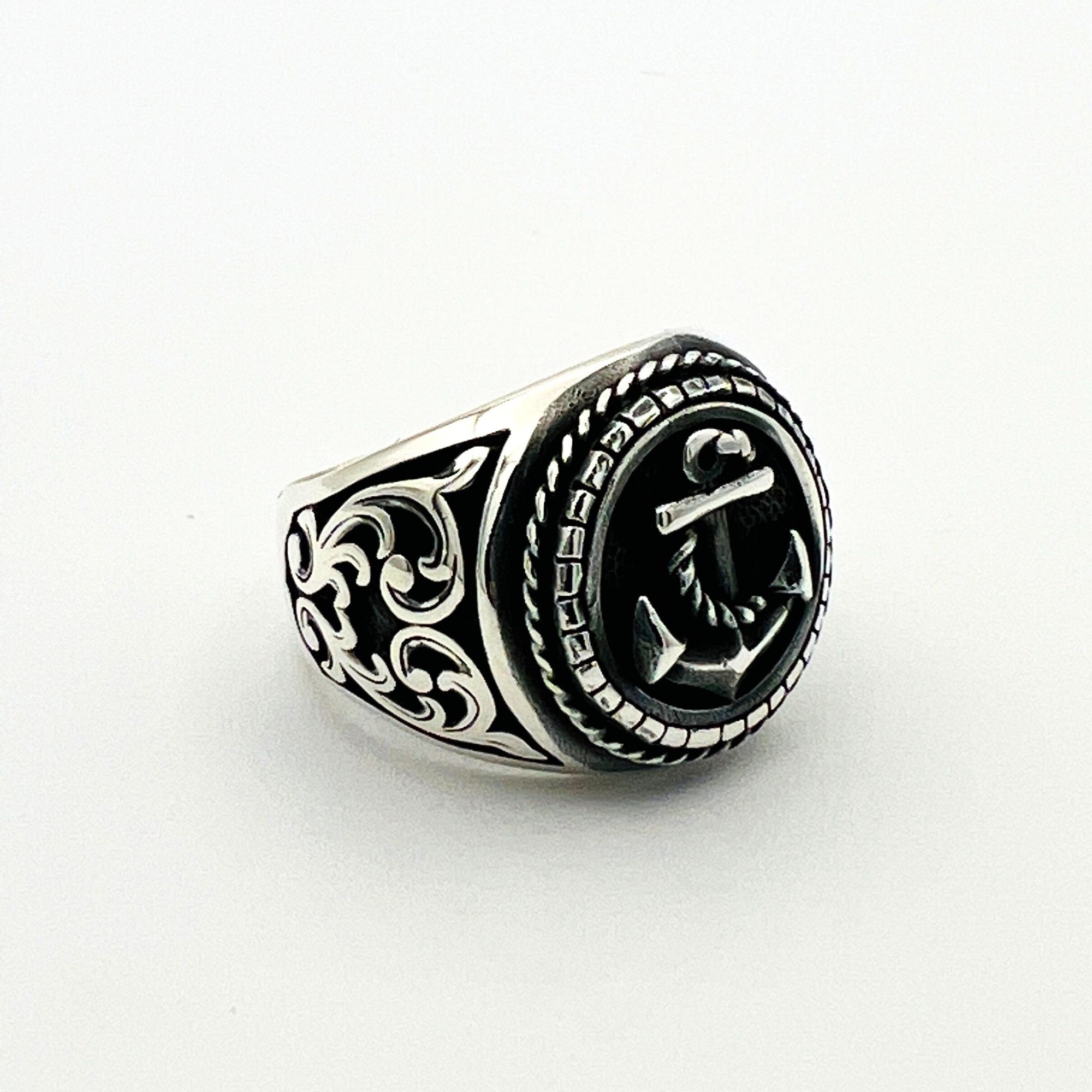 خاتم رجالي يدوي الصنع من الفضة الإسترلينية بحجر يغير اللون معبر عن الشعور | هدية حرفي تركي له