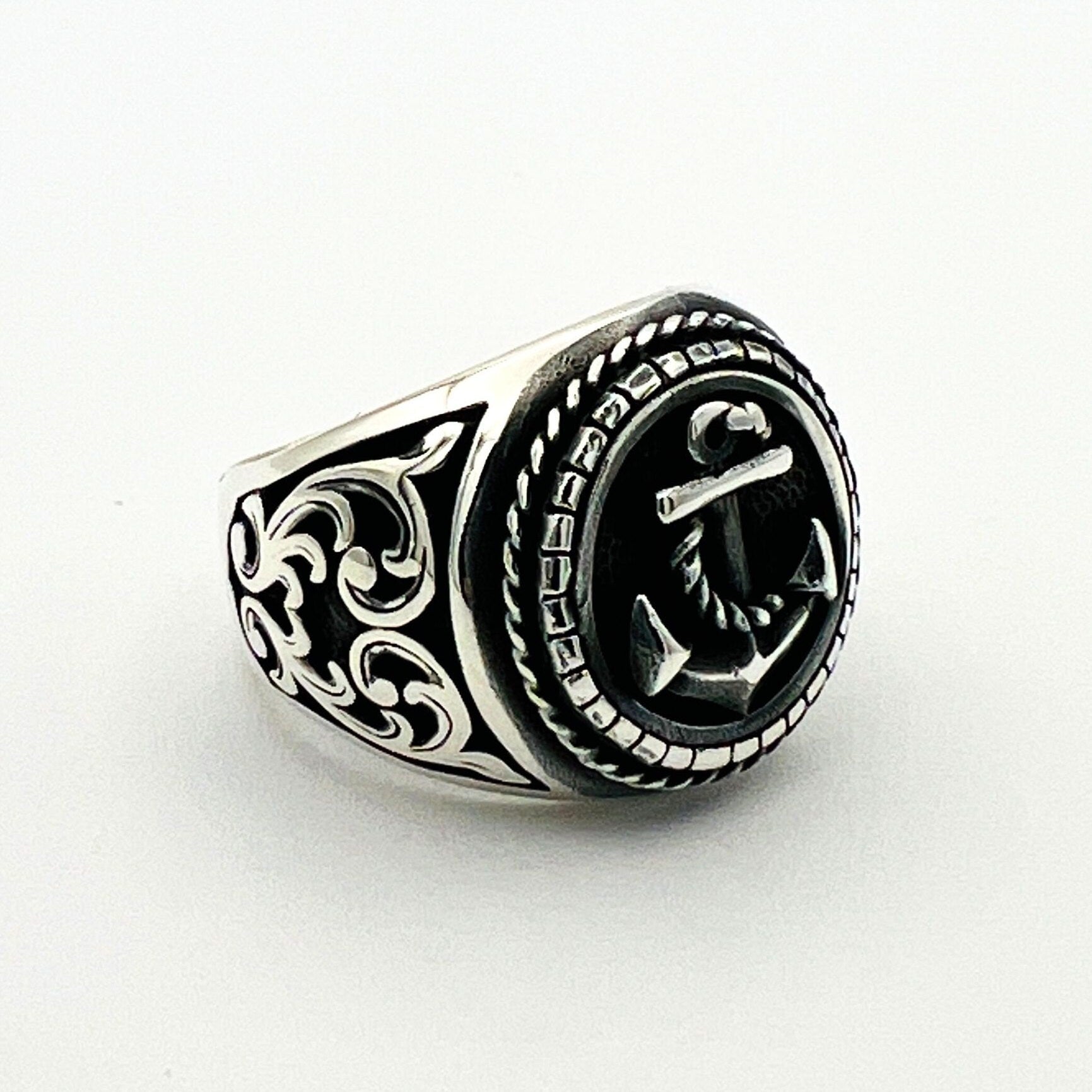 خاتم رجالي يدوي الصنع من الفضة الإسترلينية بحجر يغير اللون معبر عن الشعور | هدية حرفي تركي له