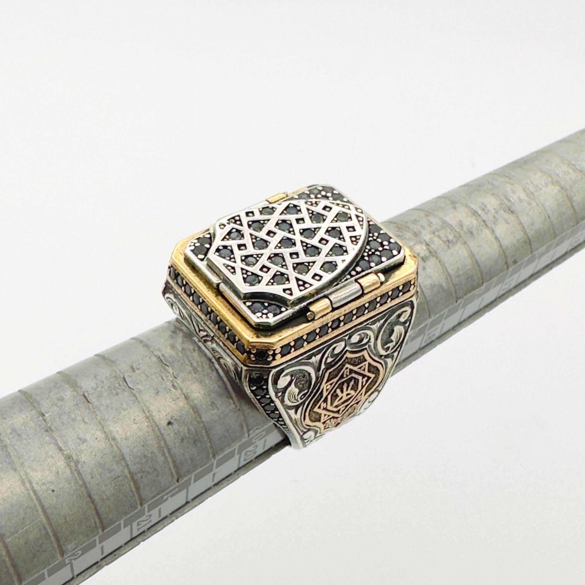 خاتم إسلامي رجالي يدوي الصنع من الفضة الإسترلينية 925 كون في يكن - مجوهرات آية روحية تركية