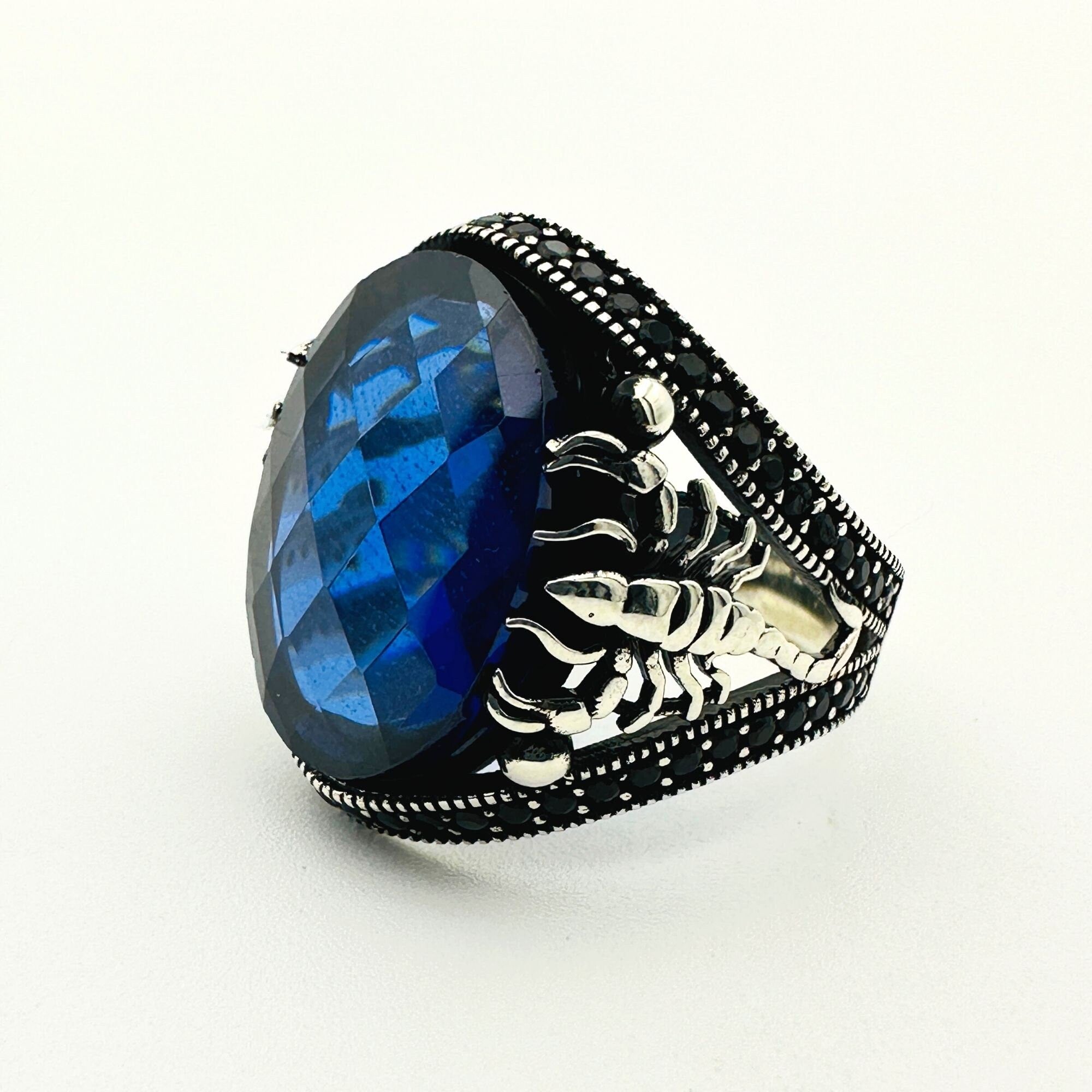 خاتم رجالي فضي بتفاصيل العقرب