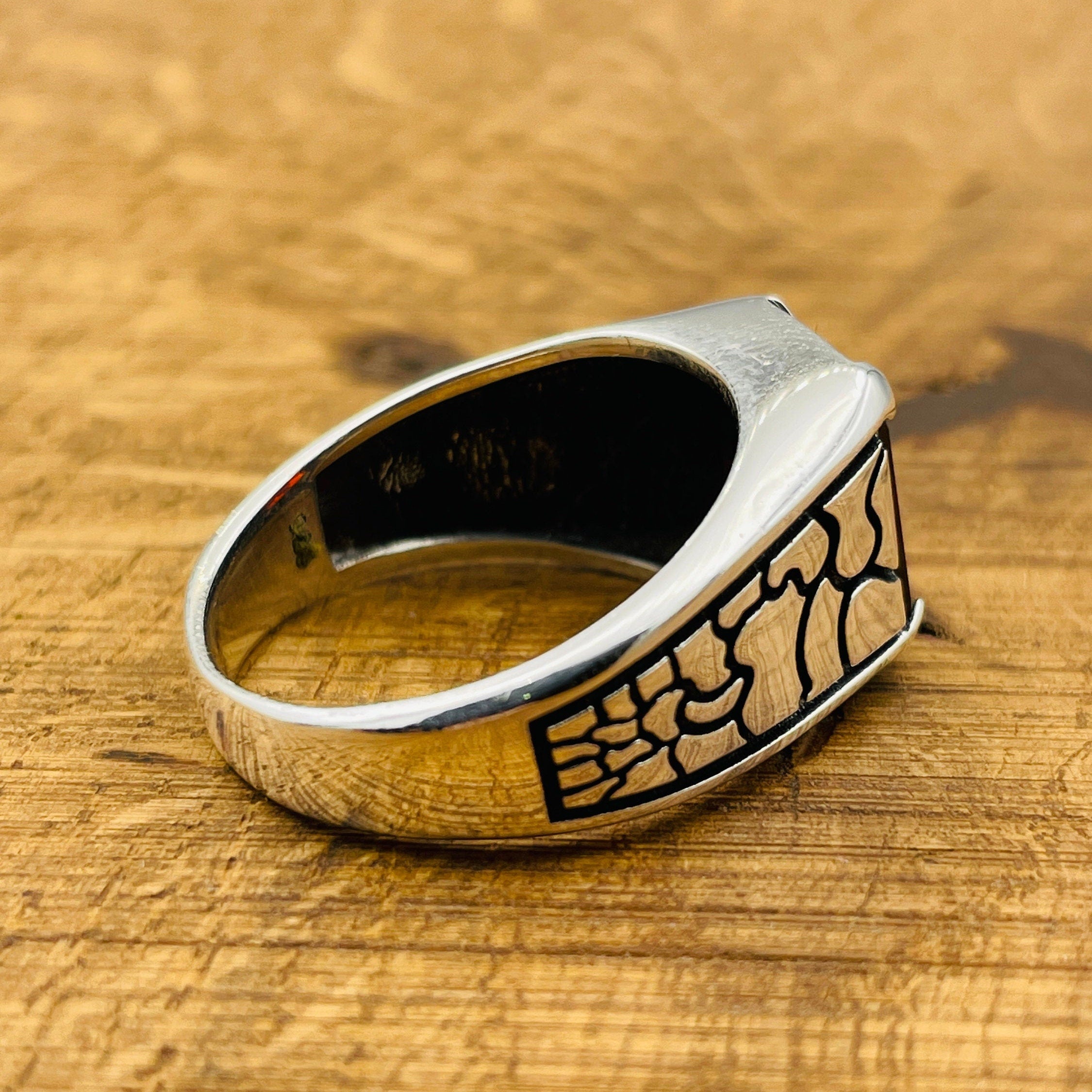 خاتم لغز رجالي من الفضة الإسترلينية التركية المصنوع يدويًا مع حجر الياقوت