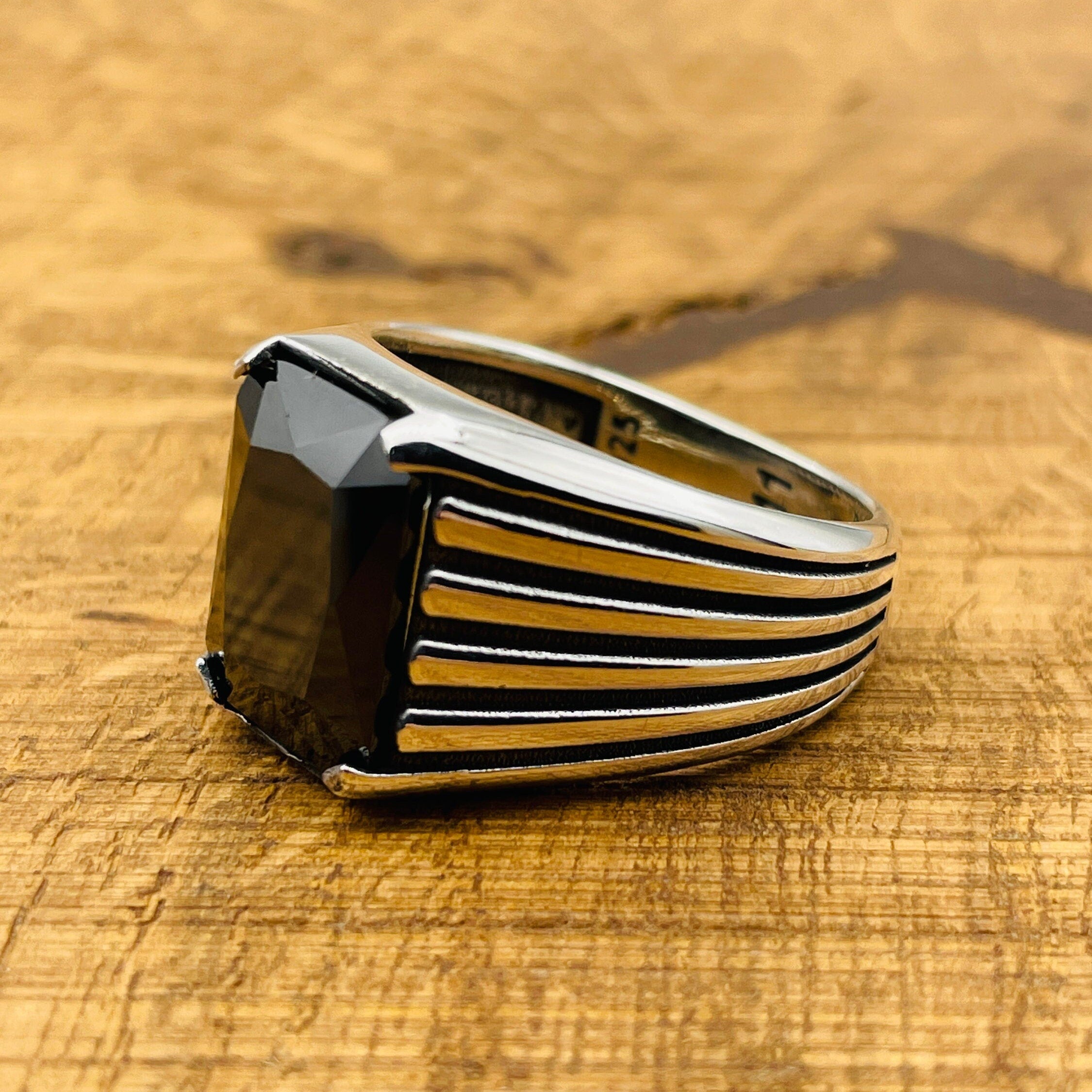 خاتم فضة بحجر العقيق الأسود للرجال