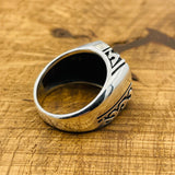 خاتم فضي للرجال بنموذج مربع مطرز يدويًا